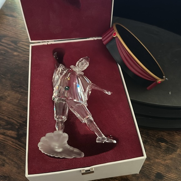Swarovski crystal - clean out collections - left hand broken - see pics- PIERROT - Picture 9 of 10